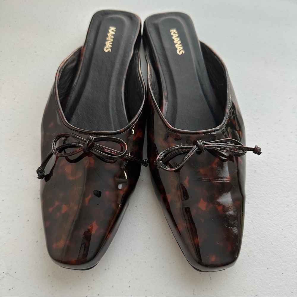 KAANAS Woman Size 9 Black Red Animal Print Flat SLIDES SLIP Shoes Casual Sandal